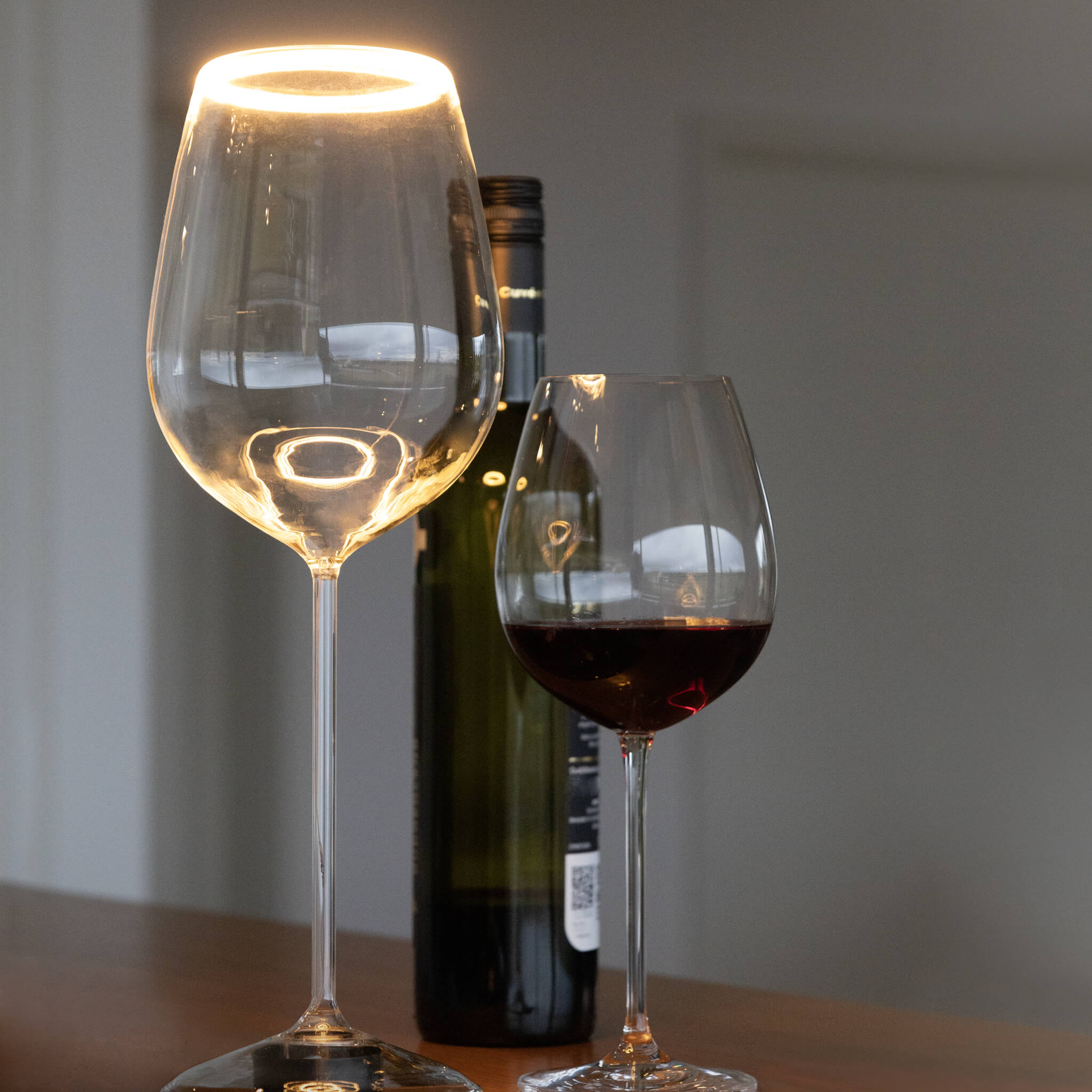 LED žarulja Floating Red Wine Clear 500lm E27 2200K dimabilna